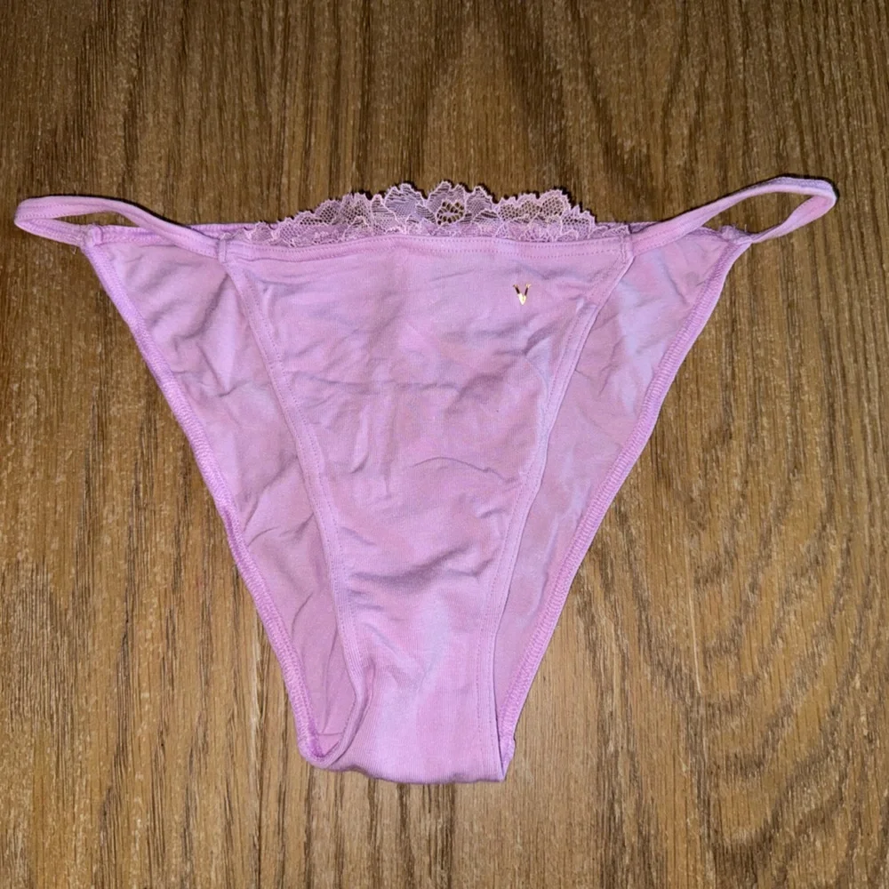 Victorias Secret Itsy Lace Trim String Panty - Picture 3 of 4